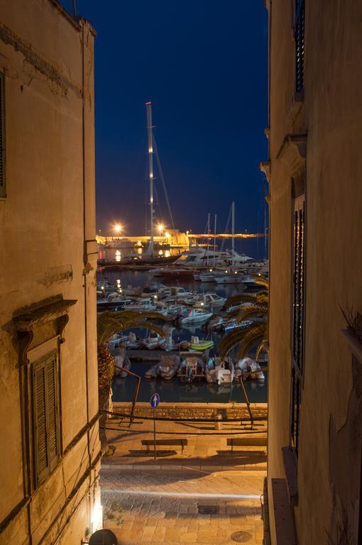 B&B Al Vico ตรานิ ภายนอก รูปภาพ